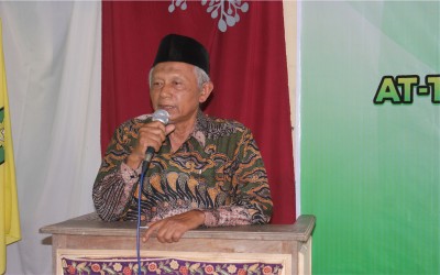 FIGUR KYAI DALAM PESANTREN