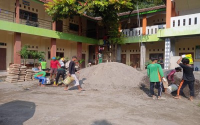 Pengecoran Gedung Asrama Santri Lantai 2